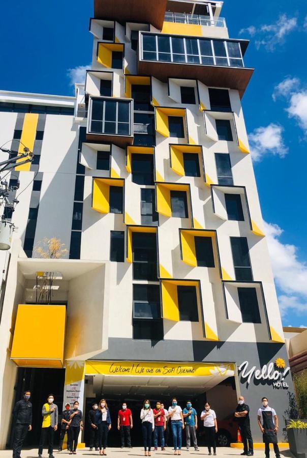 Yello Hotel Cebu Powered By Cocotel Экстерьер фото